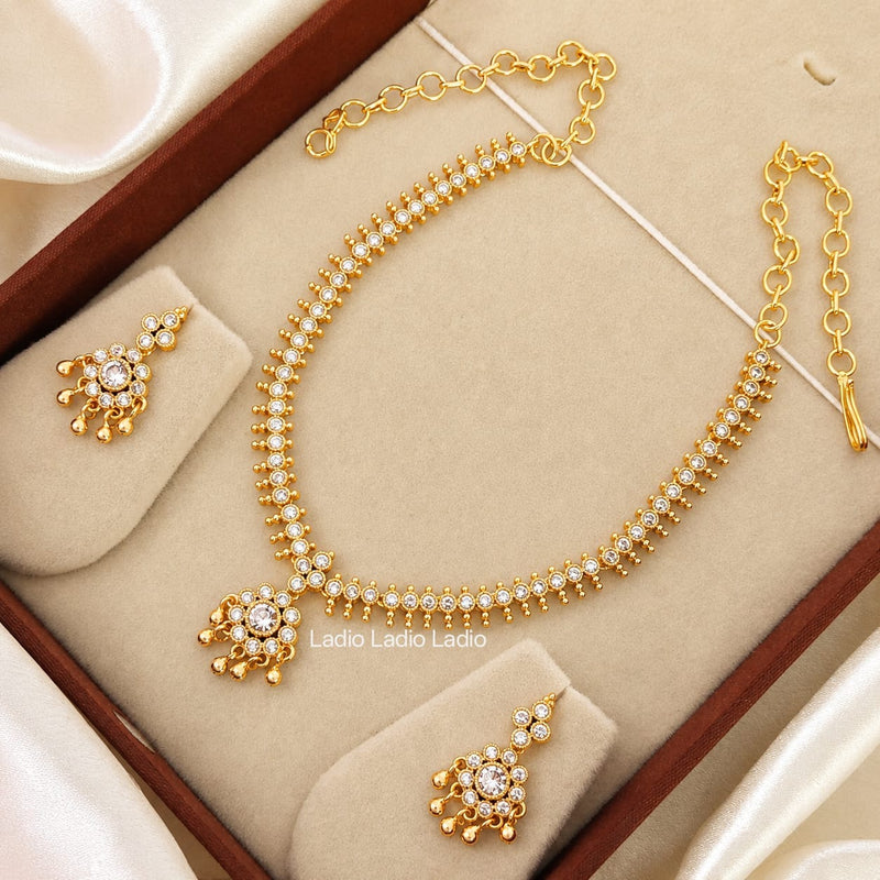 Nithya Menon Inspired - Impon Attigai with Earrings