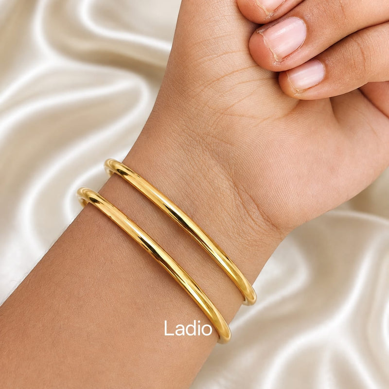 2.6 - Smooth Bangles