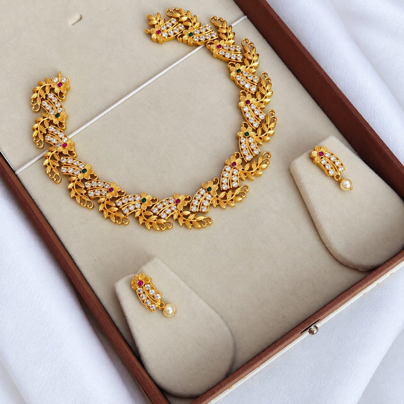 Golden Leaves Necklace Set