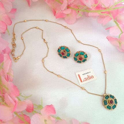 Sleek & Chic- Green Floral chain set (version-2)